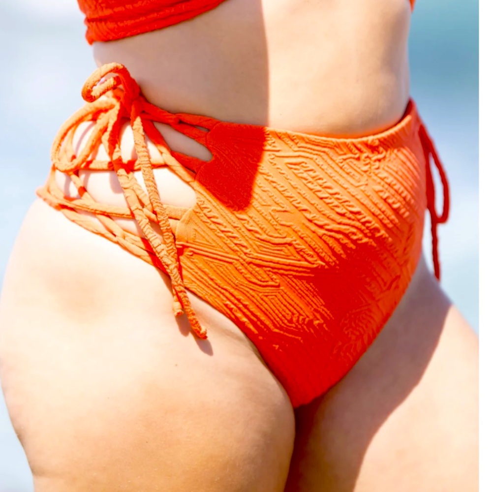 Coral Bottoms in Papaya